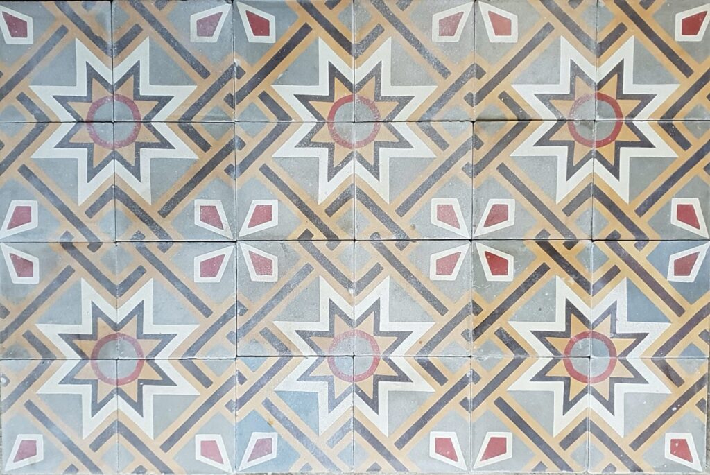Rubi Tile - Image 2