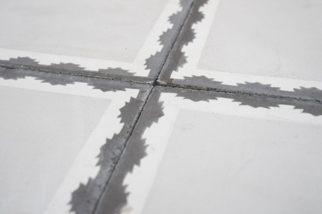 Gambas Ceniza Tile - Image 3