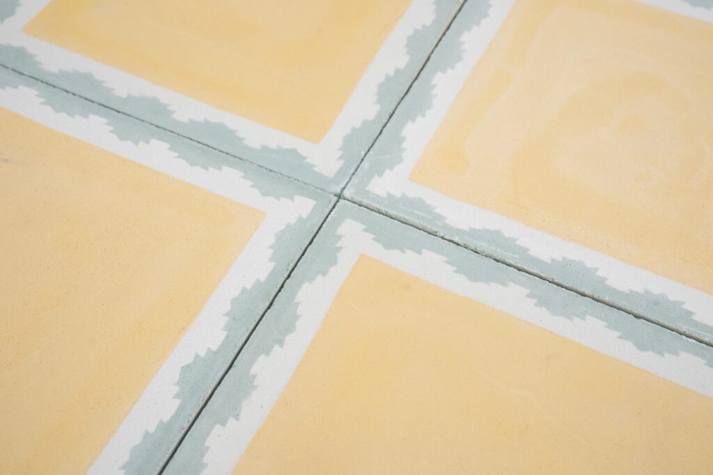 Gambas Playa Tile - Image 3