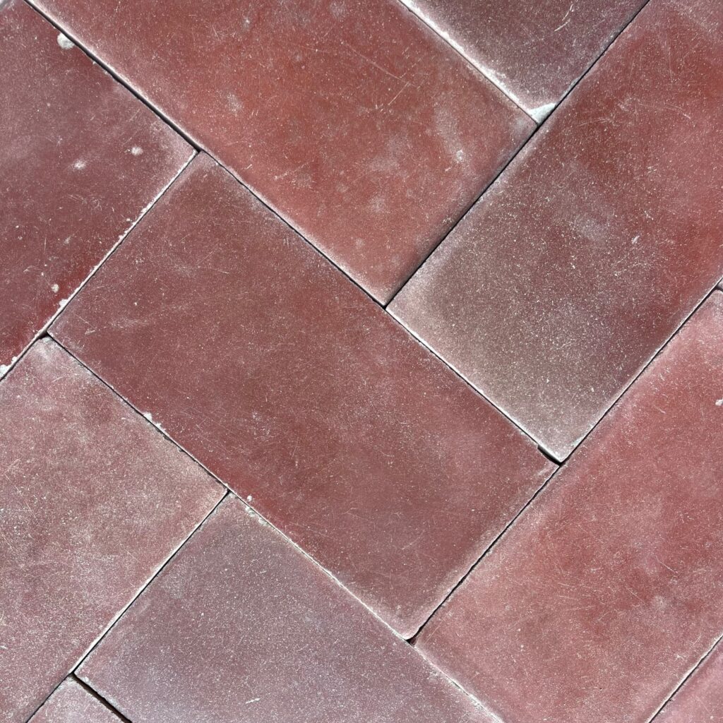 Naveros Tile