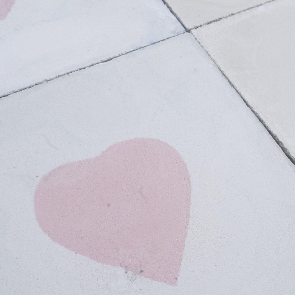 Love Stone & Pink - Image 3